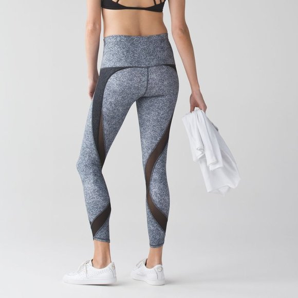 Size 4 - Lululemon Tranquil Tight - Picture 1 of 3